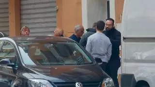 La Policía registra el apartamento en Valencia al que el canónigo asesinado llevaba a sus 'acogidos'