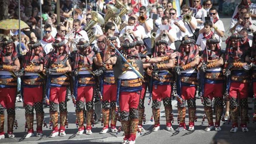 La música cobra protagonismo en las Entradas de Ibi con la participación de 76 bandas