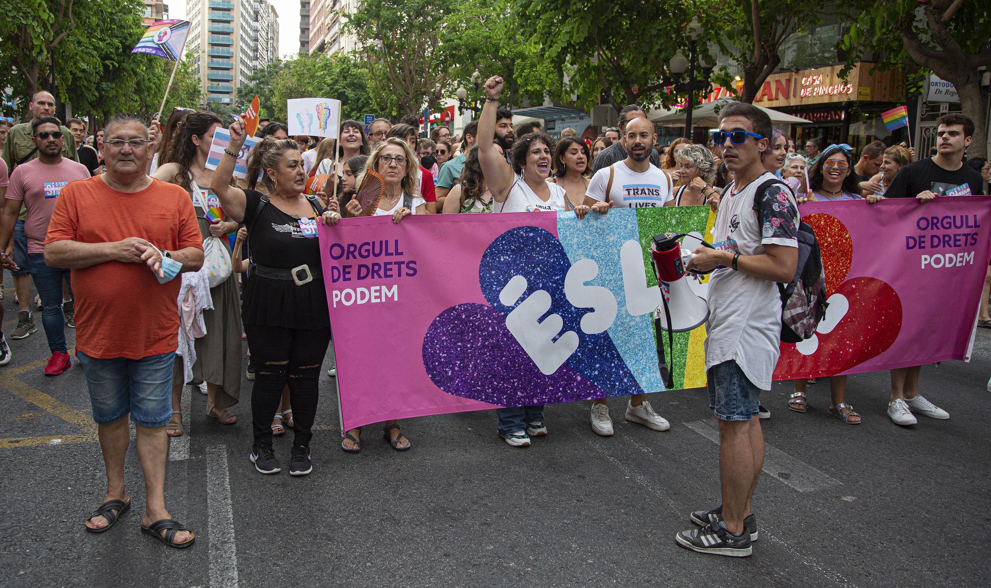 Alicante celebra la primera manifestación del Orgullo 2022