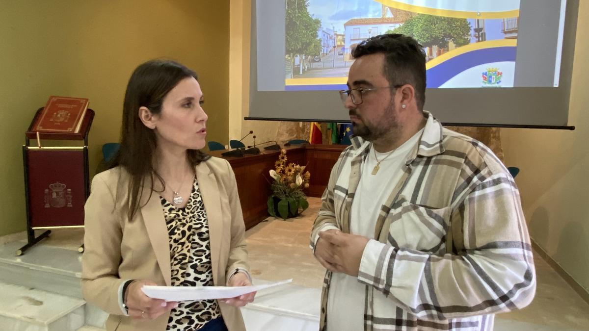 Teresa Romero y Antonio Castro, durante la presentación del Plan Estratégico Municipal.