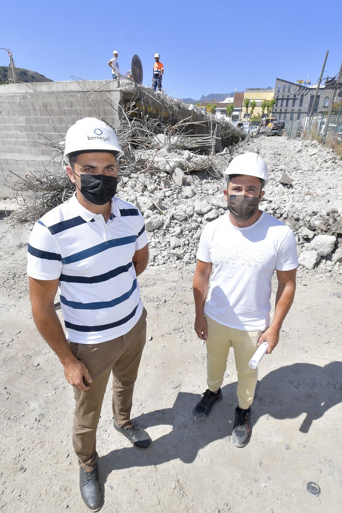 Así continúa el derribo del mamotreto de Santa Brígida