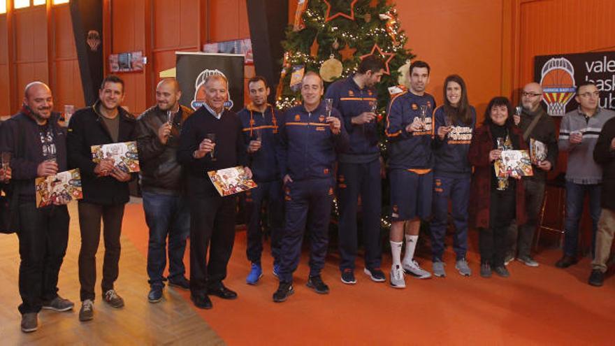 Presentación del calendario solidario en La Fonteta.