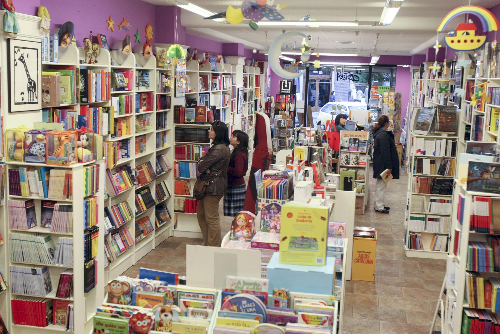 45 años del atentado con bomba atribuido al "VI comando Adolfo Hitler" contra la librería "La Costera" de Xàtiva