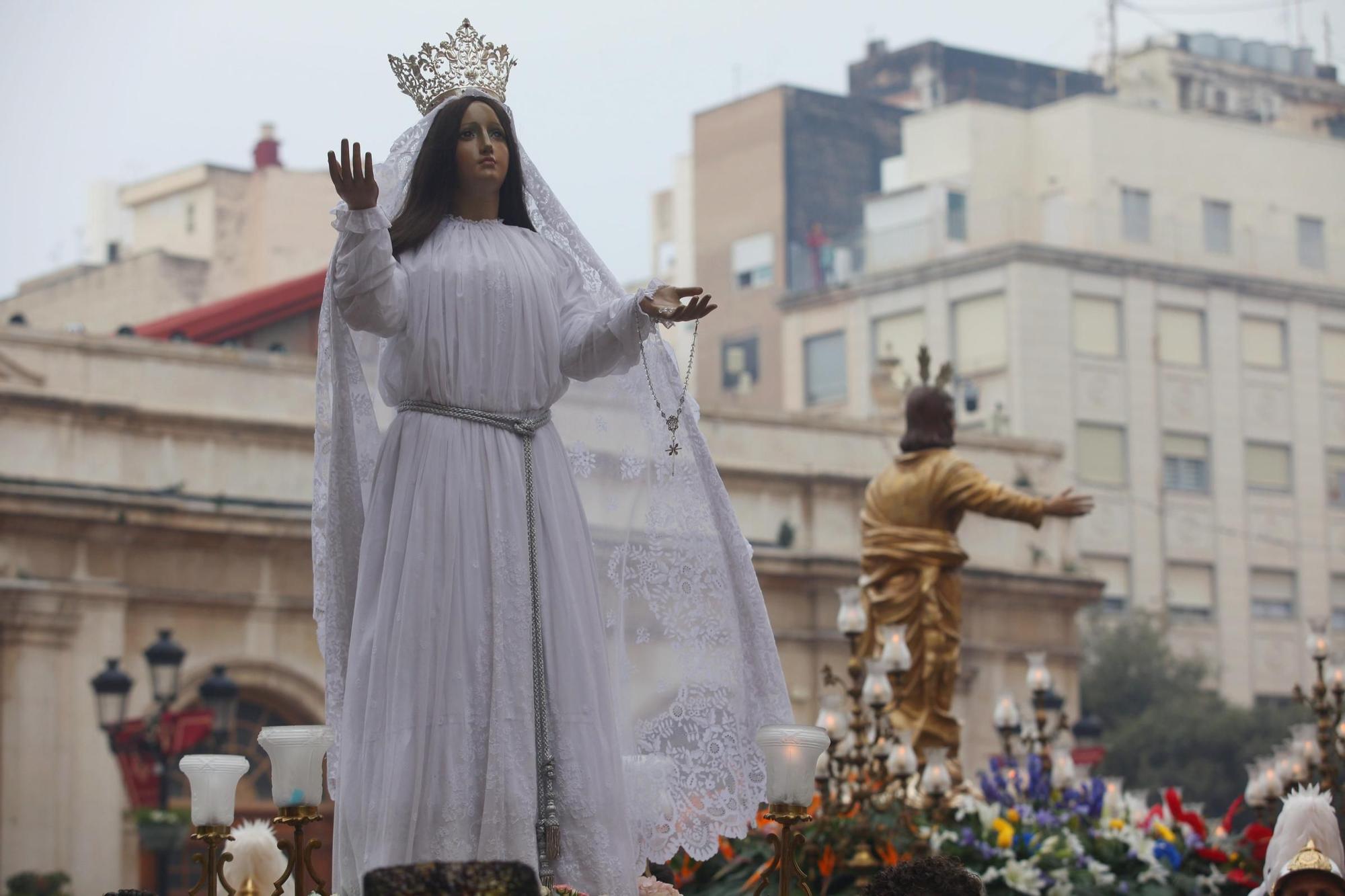 Emocionante procesión del Encuentro en Castelló en la mañana del Domingo de Resurrección