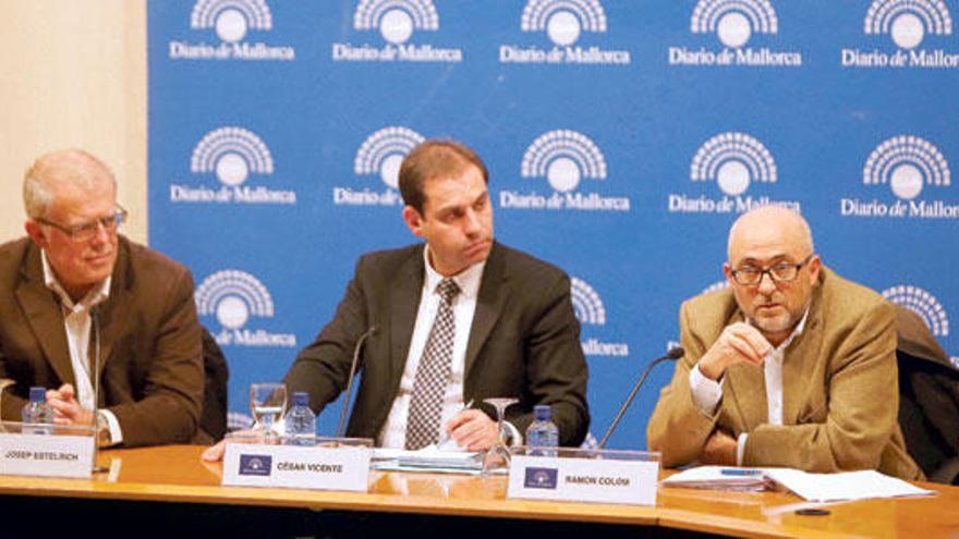 Josep Estelrich, el director general de Farmacia César Vicente y Ramon Colom.