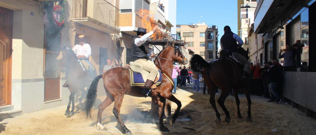 La quinta del 94 son los protagonistas de la semana de Sant Vicent en Nules