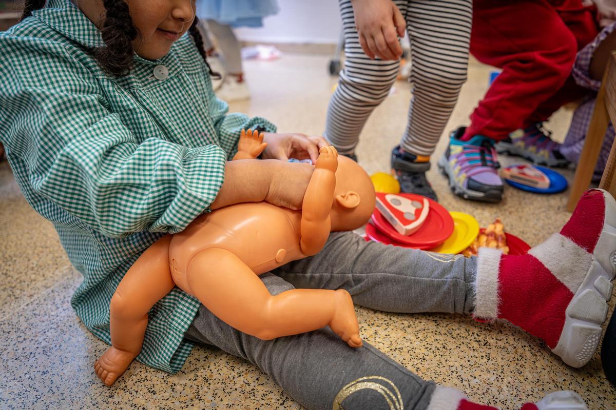 "El Fons d' Infància de BCN, la única ayuda social que decrece con la inflación"