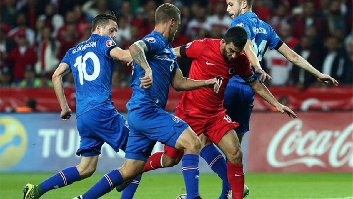 Arda Turan cuajó un buen partido ante Islandia