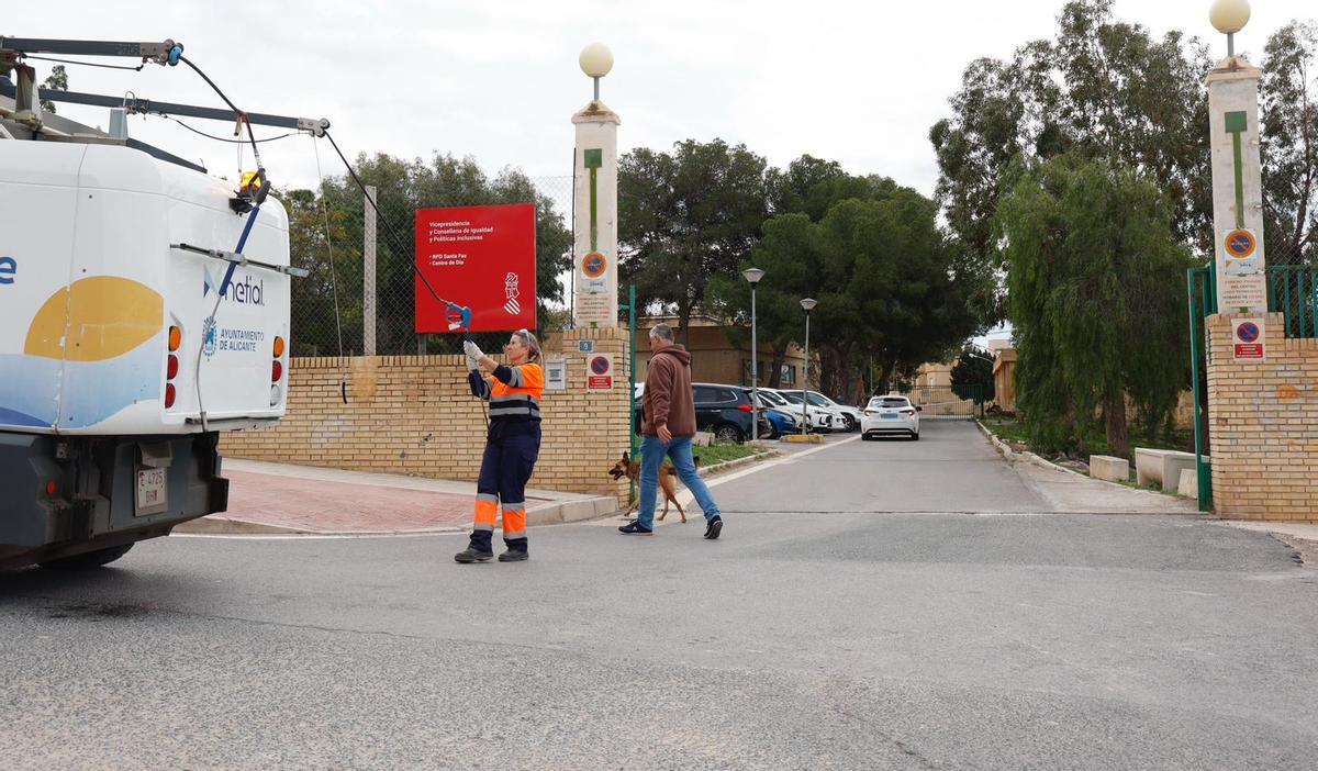 Exterior de la residencia CAMP Santa Faz, este miércoles Exterior de la residencia CAMP Santa Faz, este miércoles