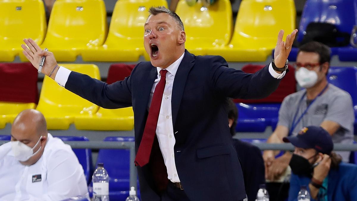 Jasikevicius se indigna en una acción del partido ante el UCAM Murcia