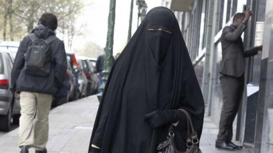 Se abre la puerta a la prohibición del burka en los espacios públicos