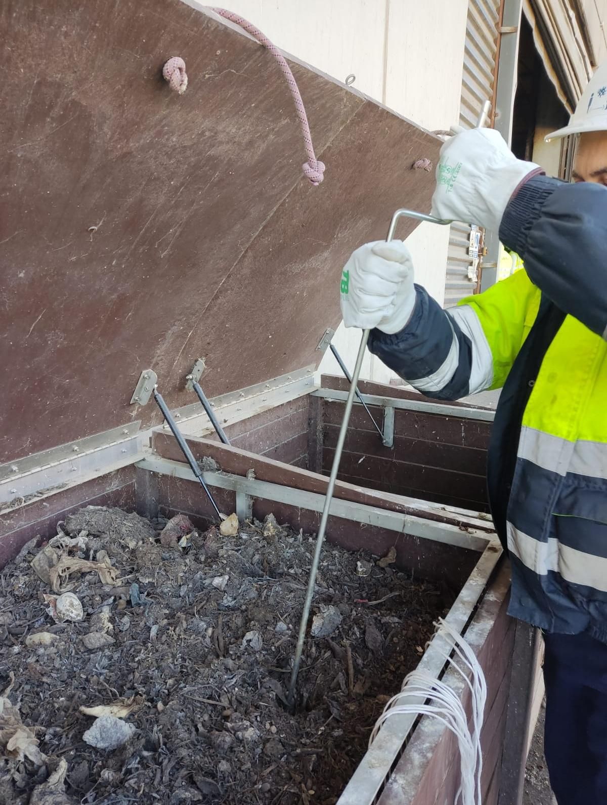 Elaboración de compost en el Consorcio Crea a través de los residuos de cuero del sector calzado.