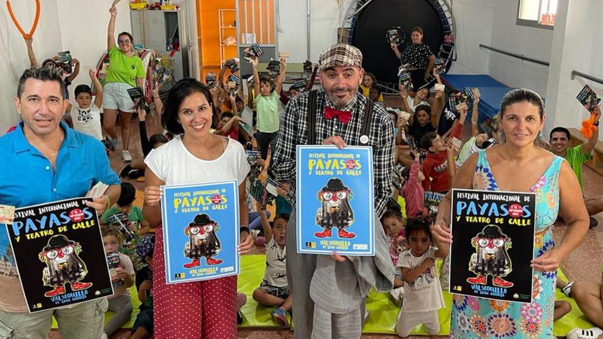 Las concejalas Natalia Ramírez y Lucía Melián, en la presentación del programa.