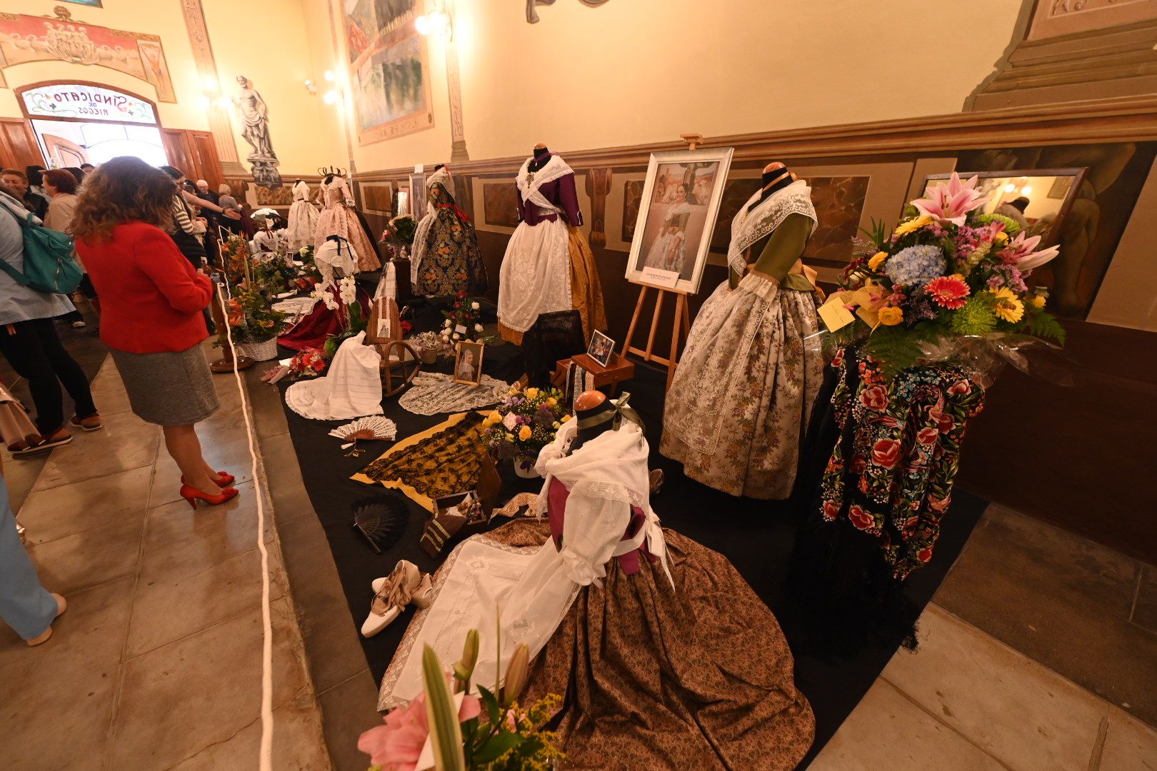 Les imatges de l'obertura del tradicional manifest de la reina i les dames de les festes de Vila-real