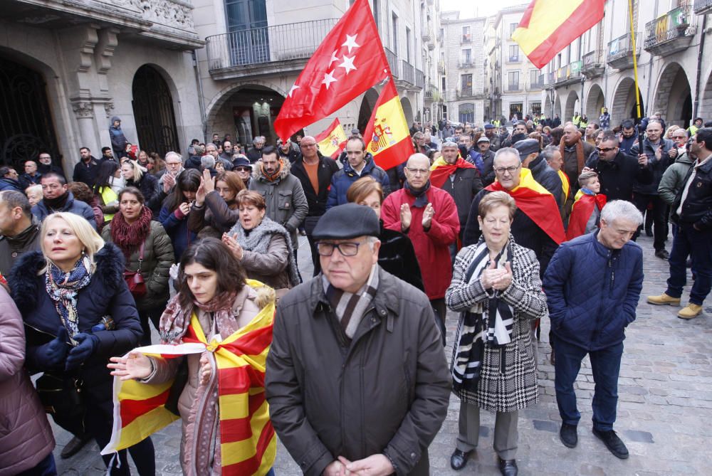 Concentració a Girona contra el canvi de nom de la plaça de la Constitució