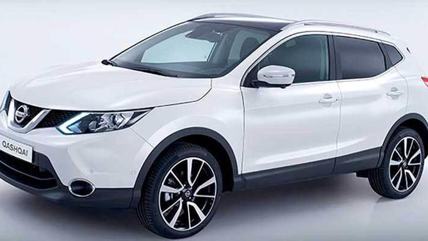 El Nissan Qashqai y la moto SYM Fiddle.