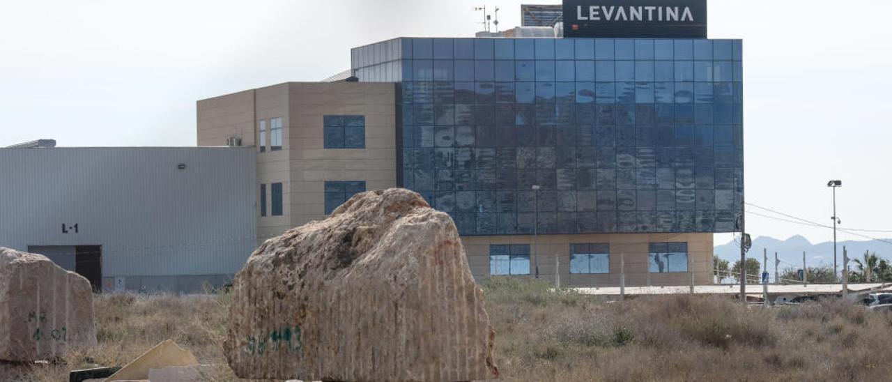 La sede de Levantina, en el municipio de Novelda. | AXEL ÁLVAREZ