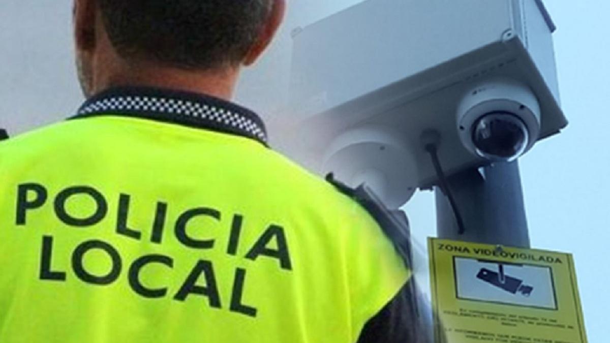 Un agente de la Policía Local regula una de las cámaras.
