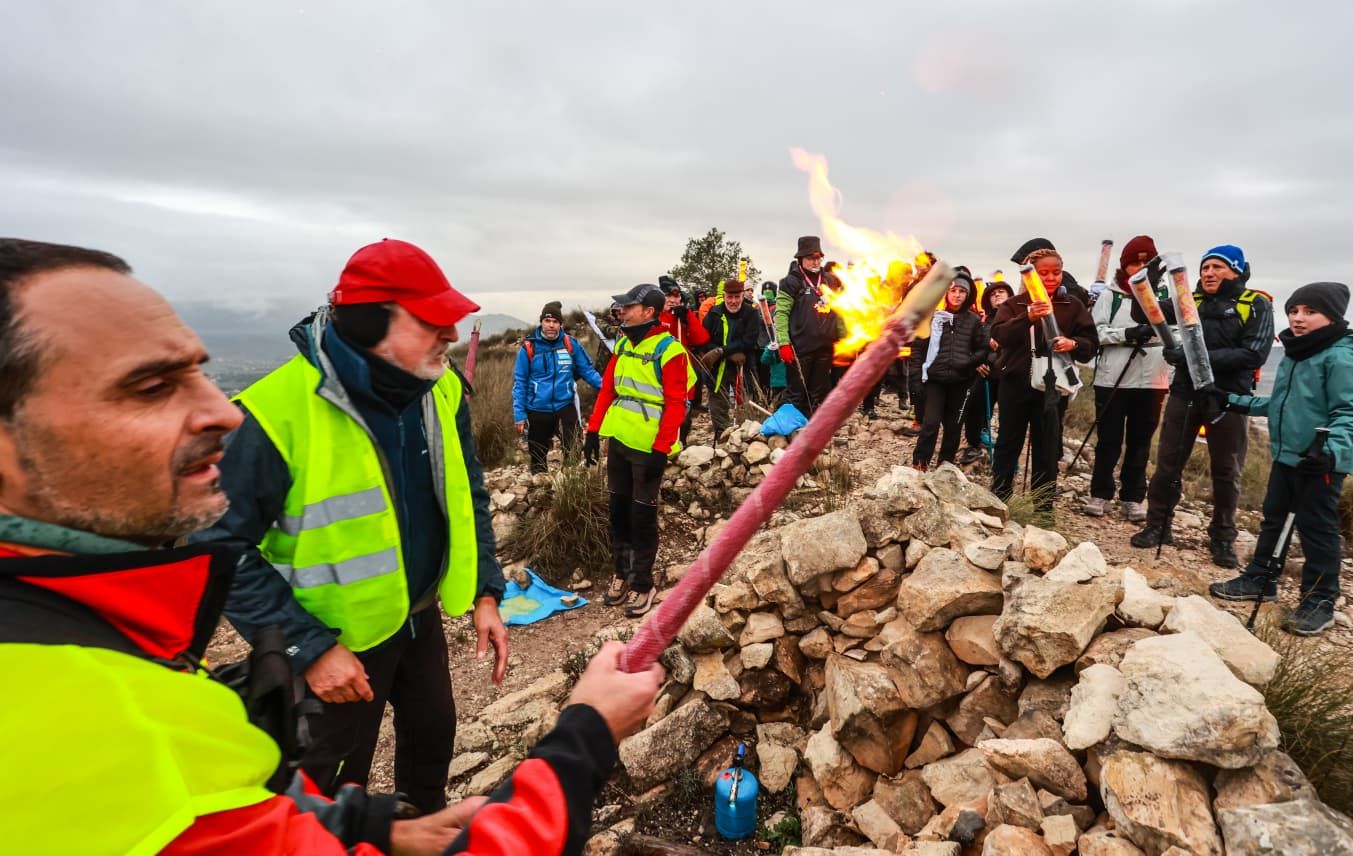 Así ha sido la Bajada de Antorchas en Elda