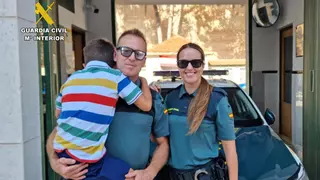 Auxilian a un niño de 10 años mientras se bañaba en una piscina en Sax
