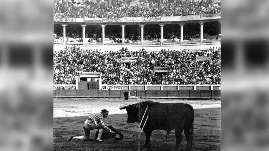 Joselito en la Monumental de Sevilla, coso que inspiró el pamplonica.