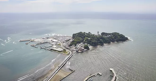 Puerto de Veleros de Enoshima.jpg