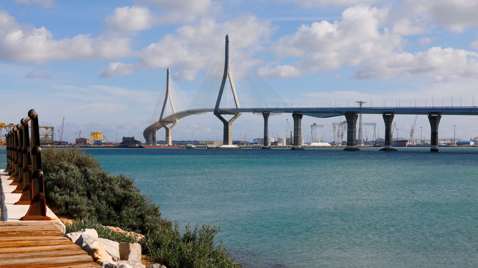 Así es el puente más alto de Europa: en Cádiz y tardó casi medio siglo en levantarse.