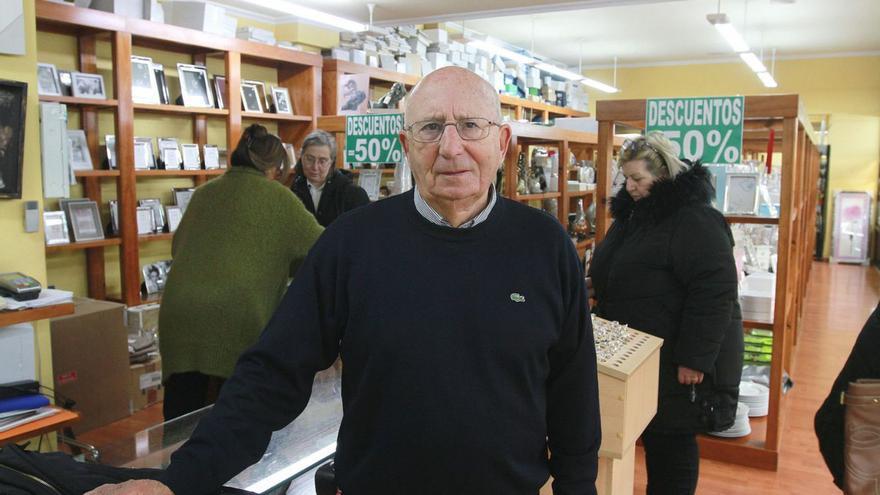 Cayetano Rodríguez,  propietario de los bazares Elyca en Ourense