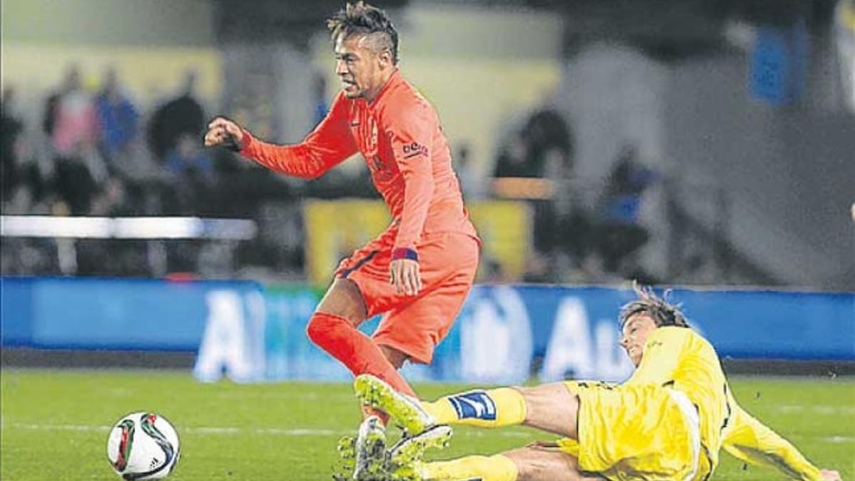 Neymar marcó dos de los goles del Barça en Villarreal