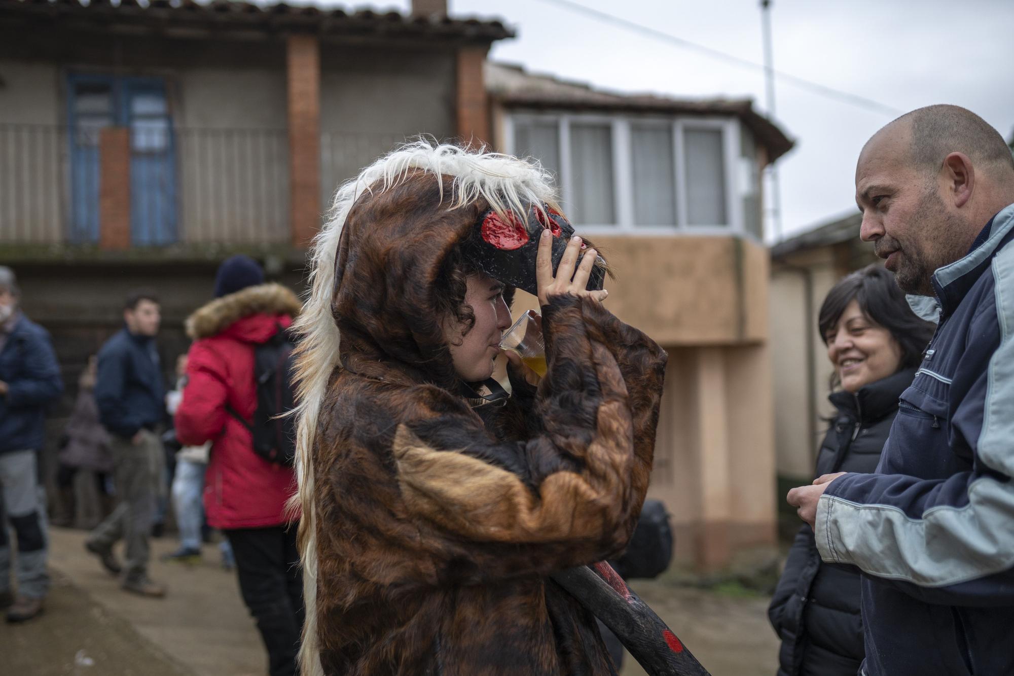 Mascaradas 2022: El caballico de Villarino Tras la Sierra