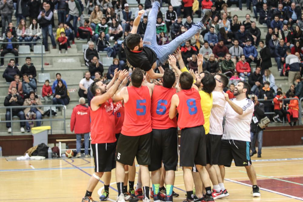 Los Moros y Cristianos de Alcoy celebran su Trofeo Filaes 2019