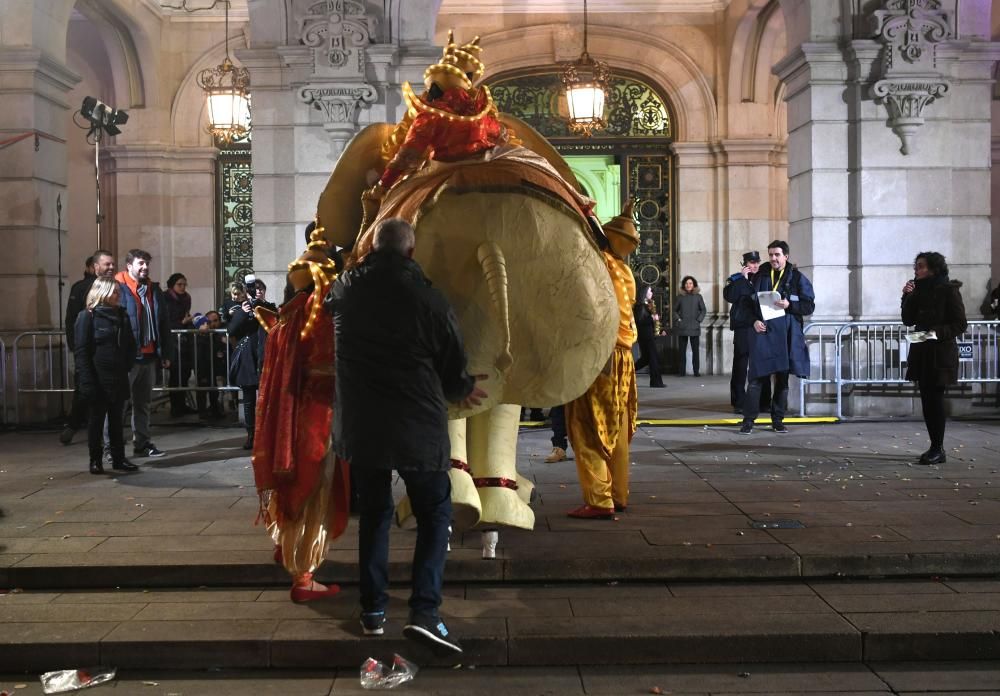 Los Reyes Magos recorren la ciudad desde O Castrillón hasta la plaza de María Pita.