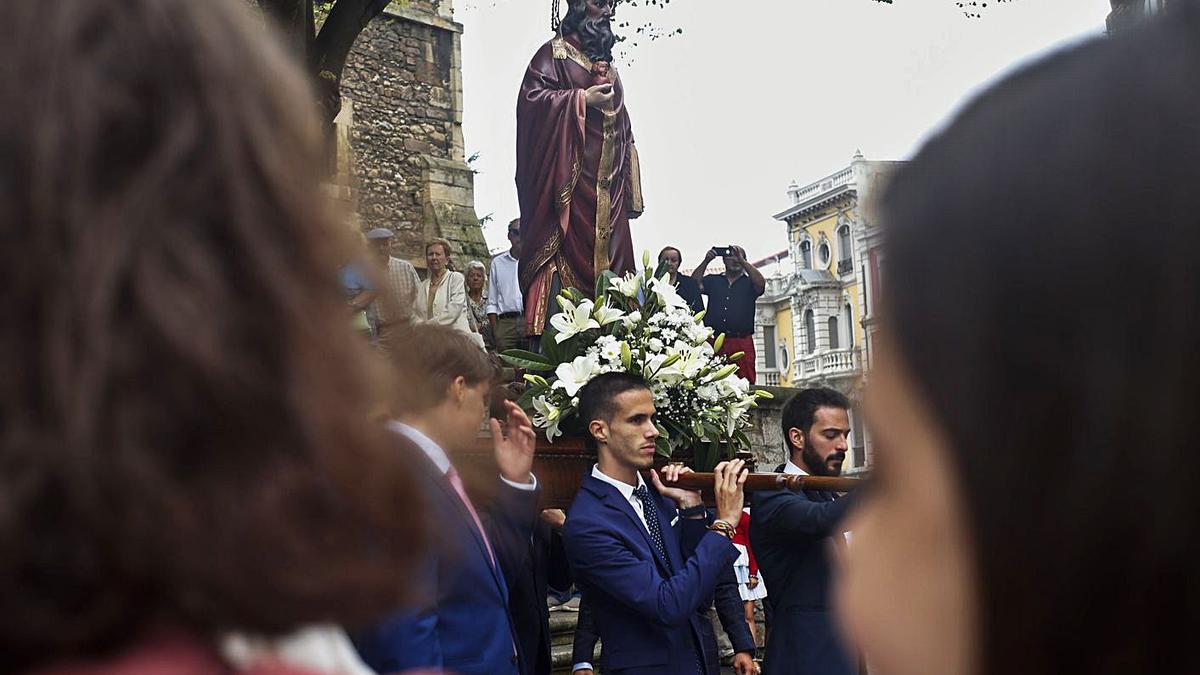 La procesión de San Agustín en 2019, a su salida del templo de San Nicolás. | Mara Villamuza