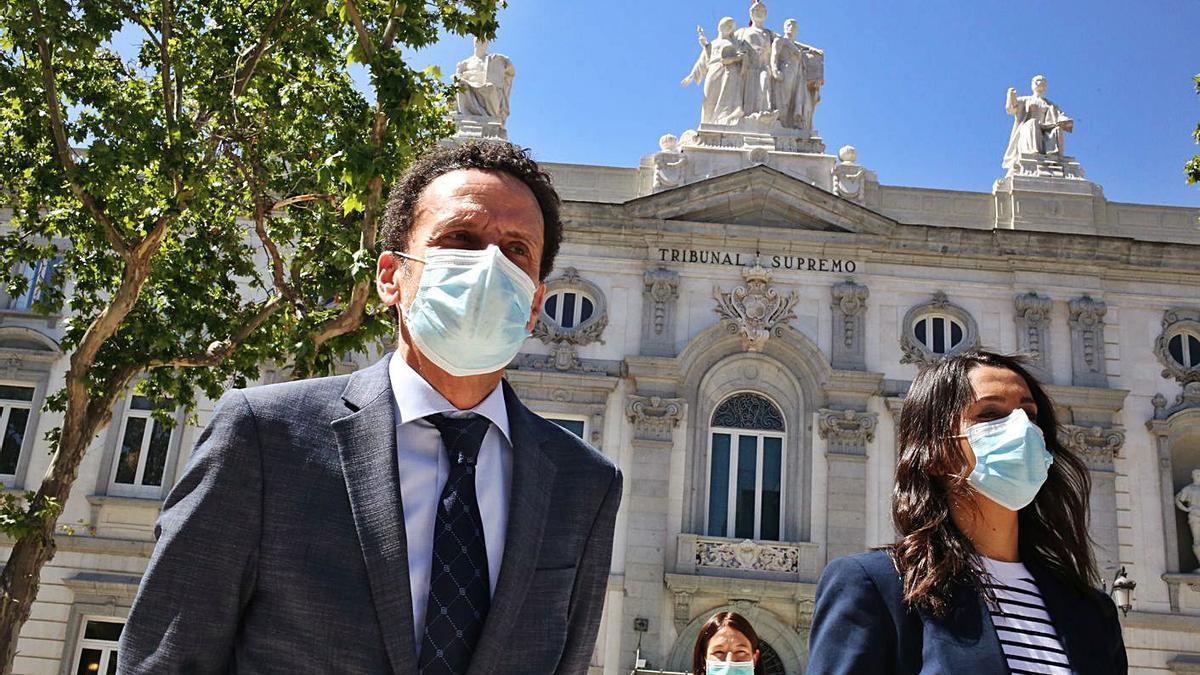 Els dirigents de Ciutadans Edmundo Bal i Inés Arrimadas, ahir davant del Suprem | EP