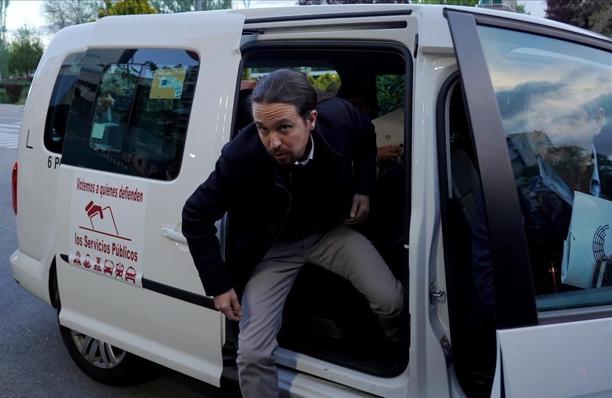 Pablo Iglesias acudió en taxi al debate de Atresmedia.