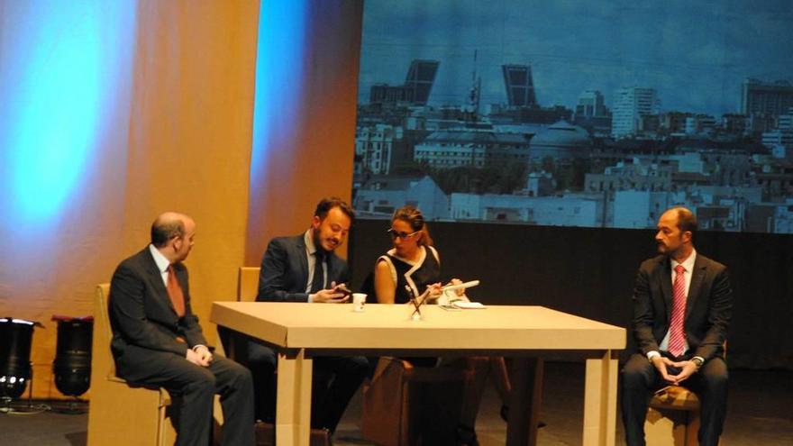 Una escena de la obra en el auditorio poleso.