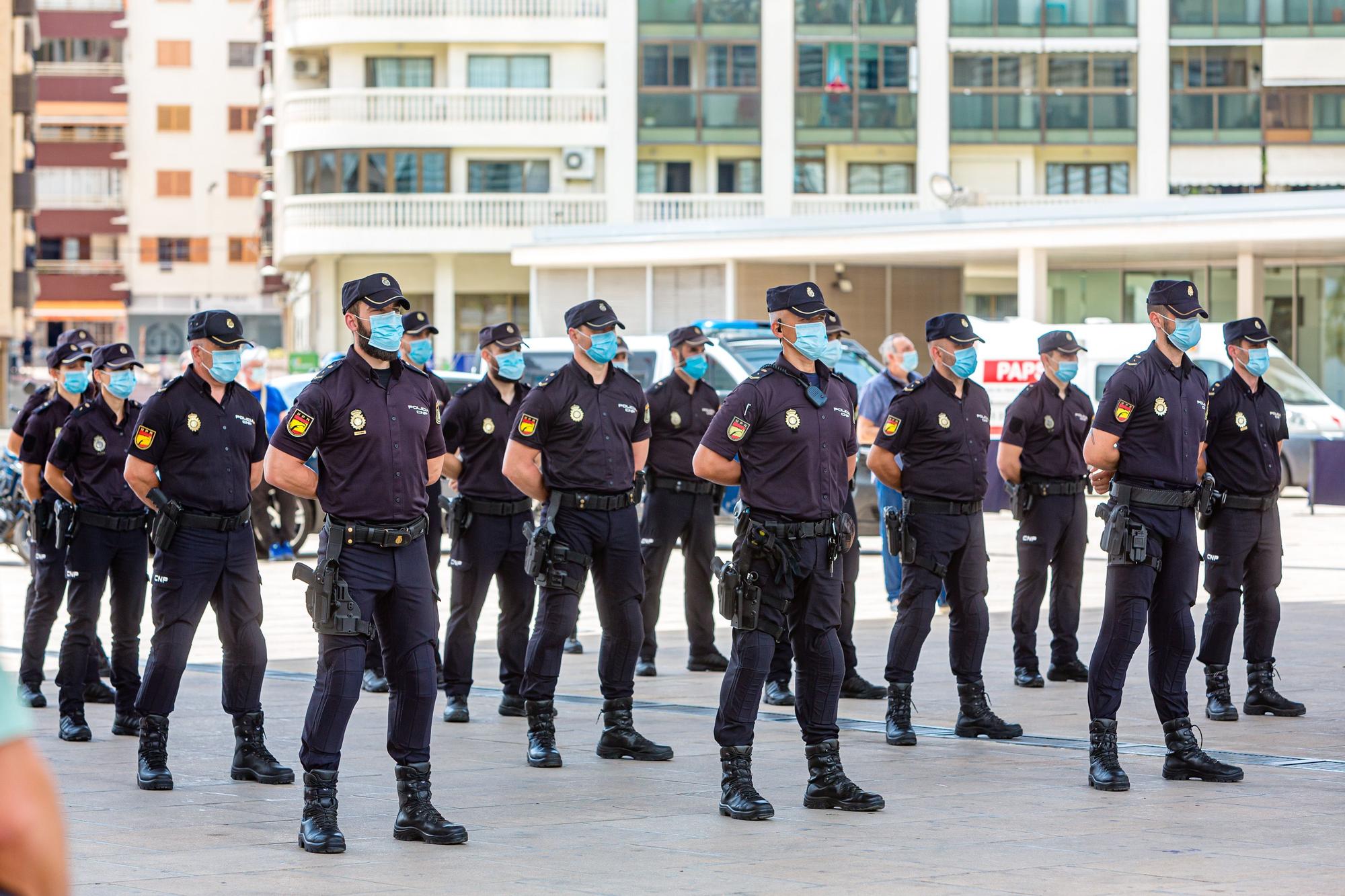 Toni Pérez destaca “el claro compromiso de hacer más segura y plena” la vida de residentes y turistas por parte de la Policía Nacional