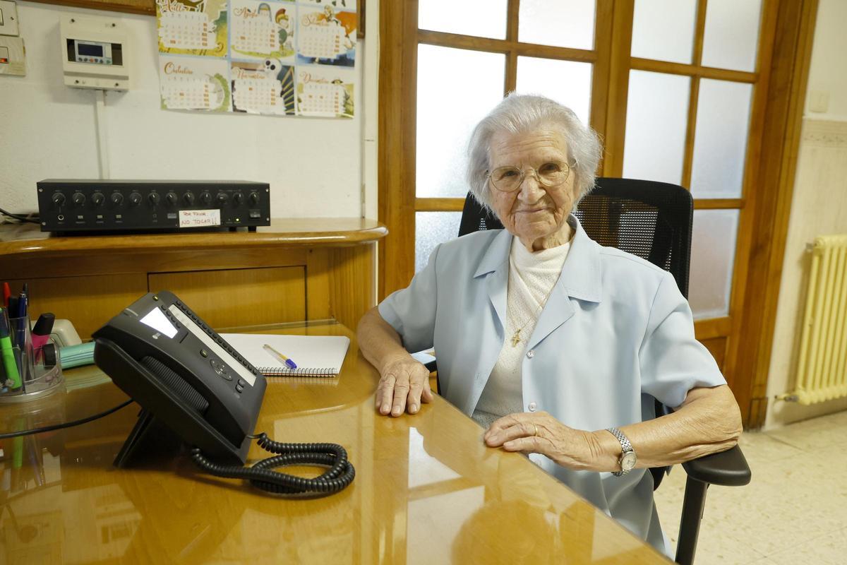 Consuelo Puente, en la portería del Amor de Dios, donde ella trabajó hace años.