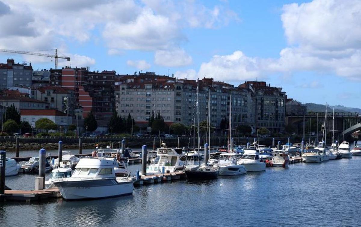 Embarcaciones en el Club Naval de Pontevedra. | GUSTAVO SANTOS