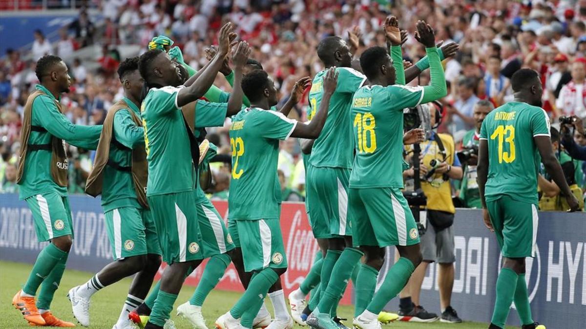 Los jugadores senegaleses celebrando la victoria