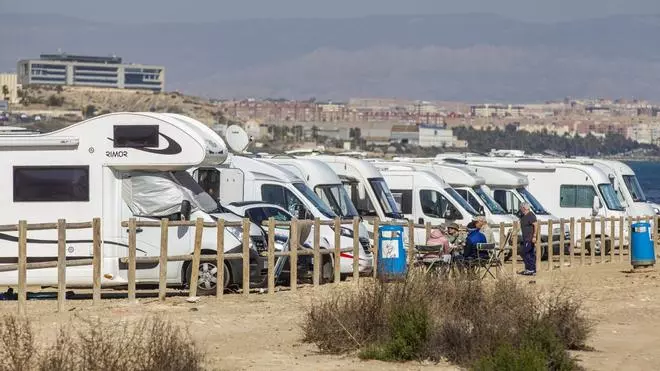 El Patronato de Turismo aprueba mejoras en los accesos al Castillo de Alicante y a las playas