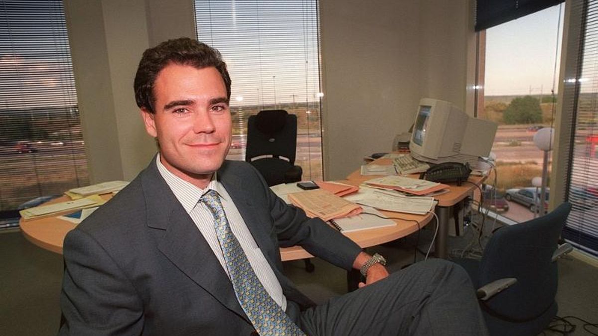 El empresario Javier Pérez Dolset en su despacho, en tiempos fundacionales de su compañía.