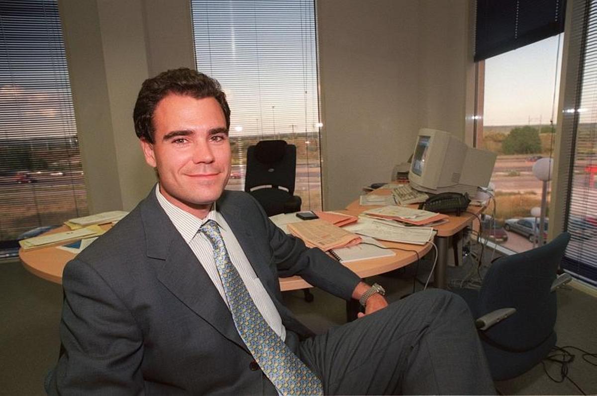 El empresario Javier Pérez Dolset en su despacho, en tiempos fundacionales de su compañía.