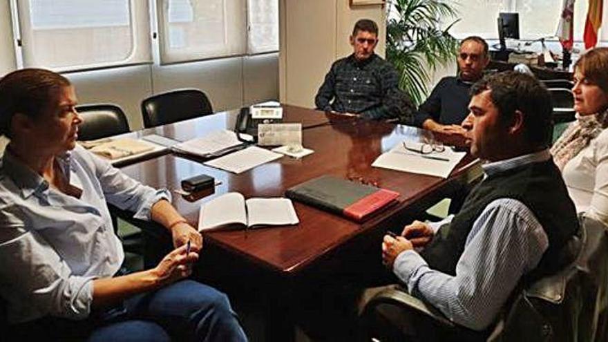 Clara San Damián reunida con representantes de Asaja