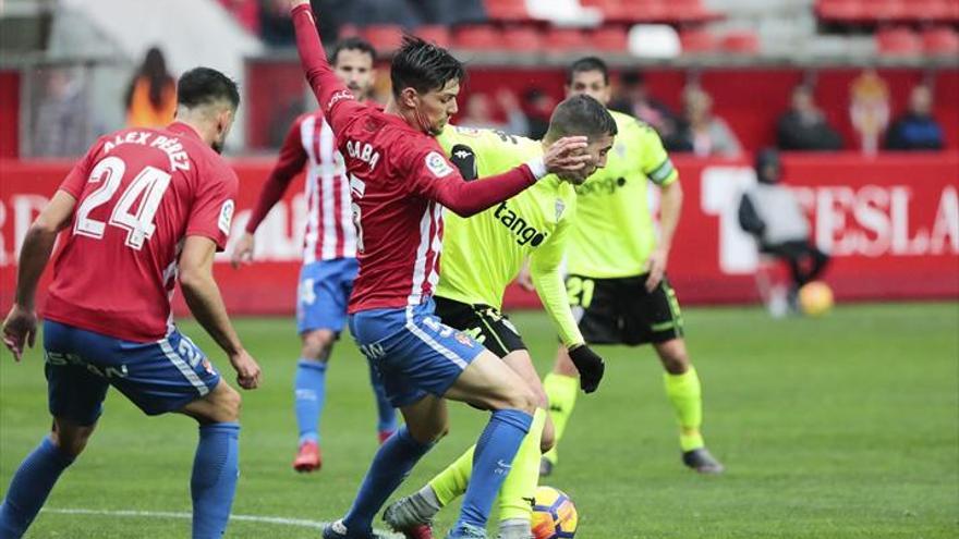 El Sporting se complica el ascenso directo