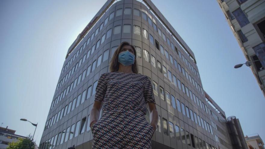 Clara San Damián, ante el edificio de la Delegación Territorial de la Junta en Zamora.