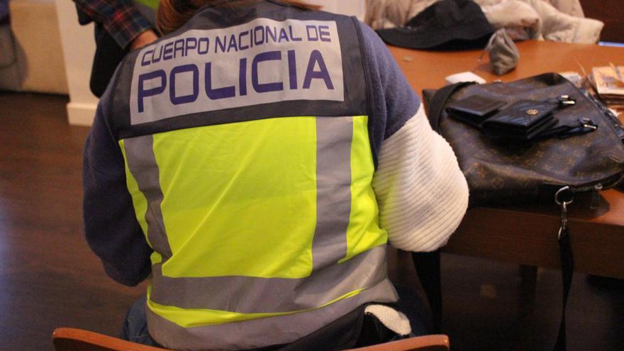 Detienen a tres personas en Valencia por falsificar nóminas para obtener el permiso de residencia