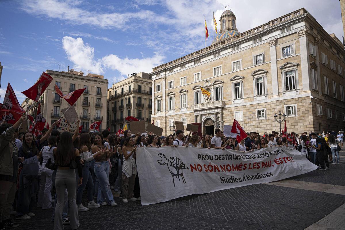 Manifestación de estudiantes en Barcelona por la nueva selectividad Manifestación de estudiantes en Barcelona por la nueva selectividad