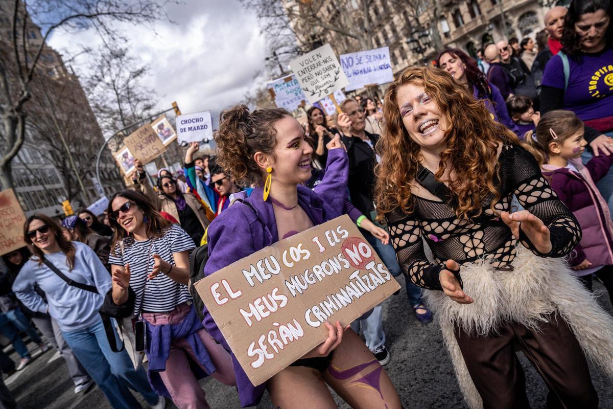 El feminismo toma las calles de Barcelona por el 8M