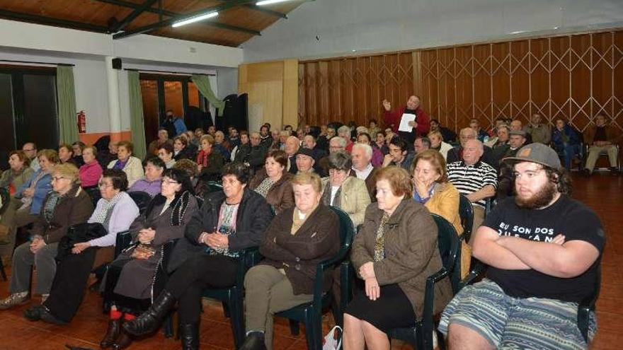 Asistentes a la asamblea de ayer. // G. Santos